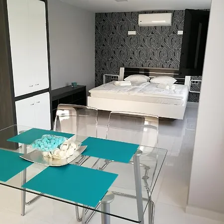 Aqua Solar Apartmanhaz