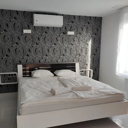 Aqua Solar Apartmanhaz Aparthotel *