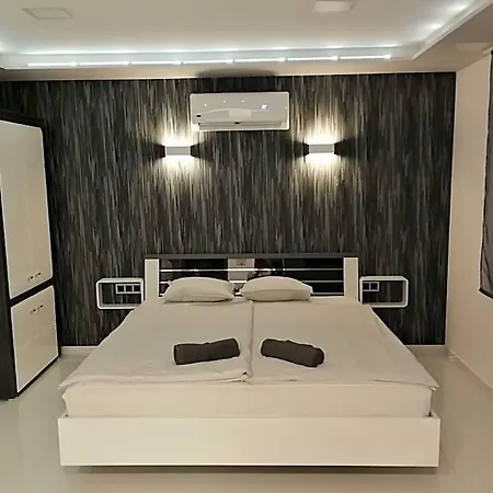 Aqua Solar Aparthotel 4*