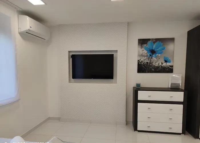 Aqua Solar Aparthotel 4*